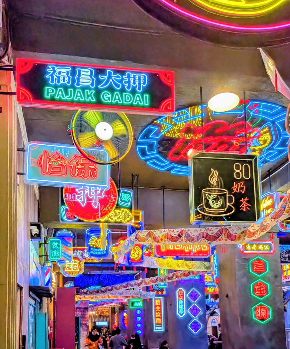 イポーのロストワールドに行くならNightParkがおすすめ☺暑すぎず日焼けの心配なく温泉を楽しめます!動物のエリアも期待してなかったけどすごくよかった!子供達の「楽しかったね〜」という言葉が嬉しかった。ママも楽しかったよ。