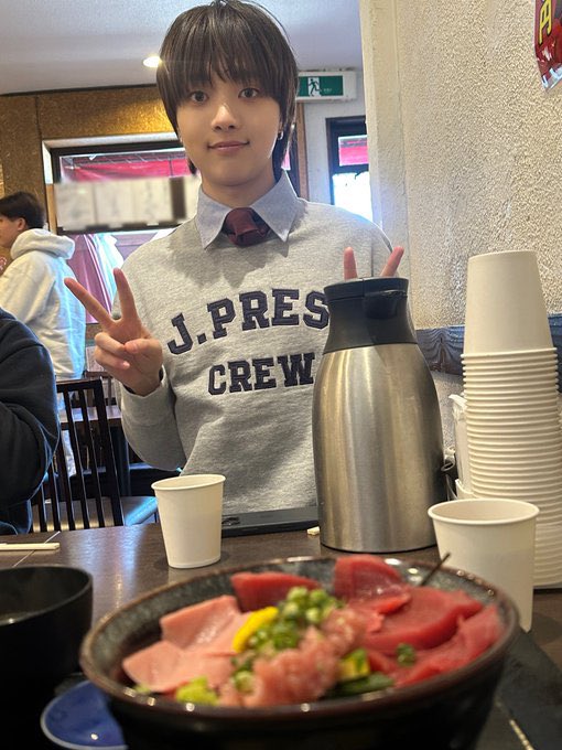 혼밥할때 세워놓을 짤 획득