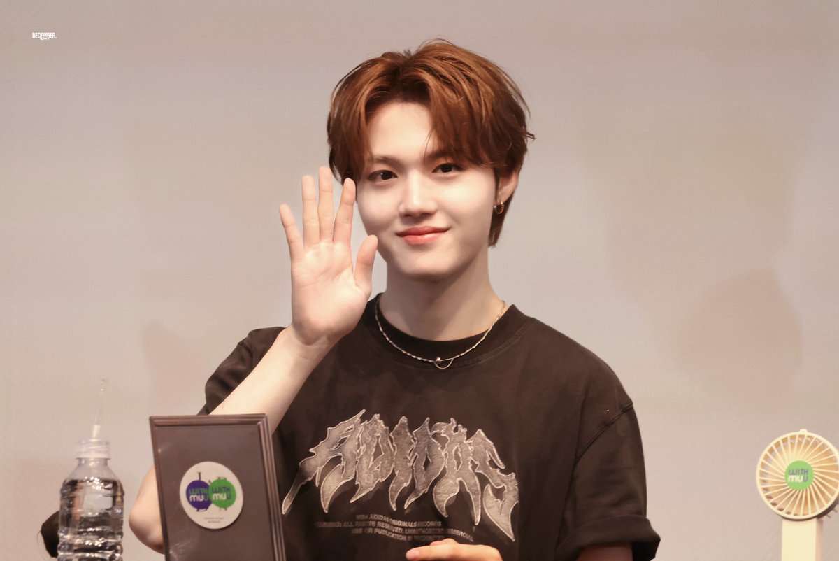 December.DY tweet media