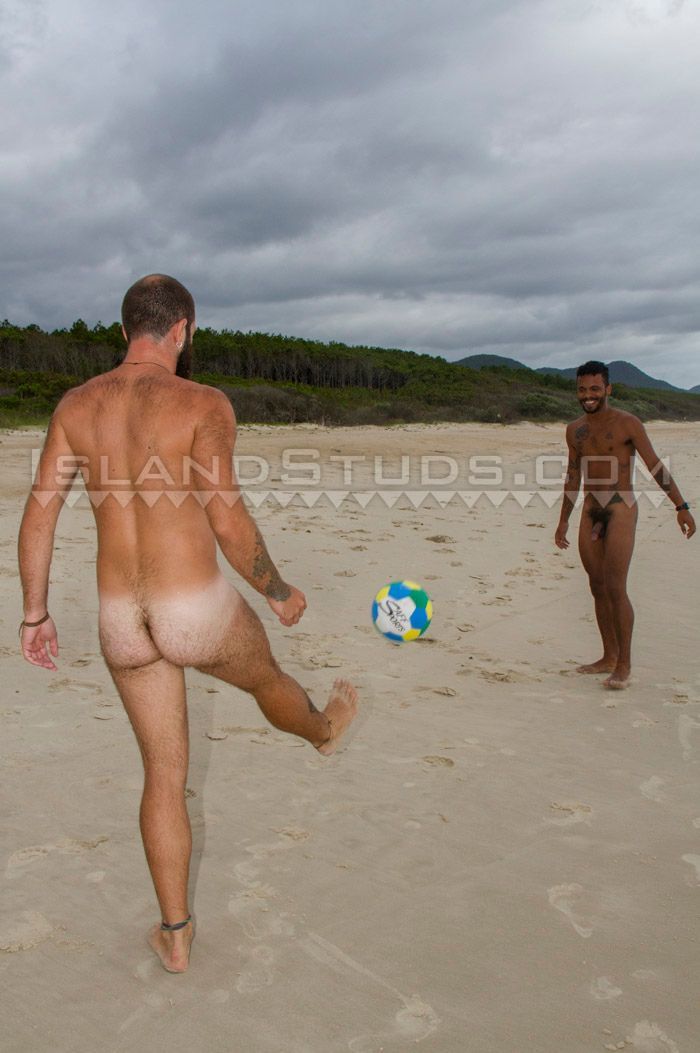 Island_studs's tweet photo. #EnzoFelipe. Enzo's furry Italian/Brazilian bubble butt https://t.co/sYl21sAkoF