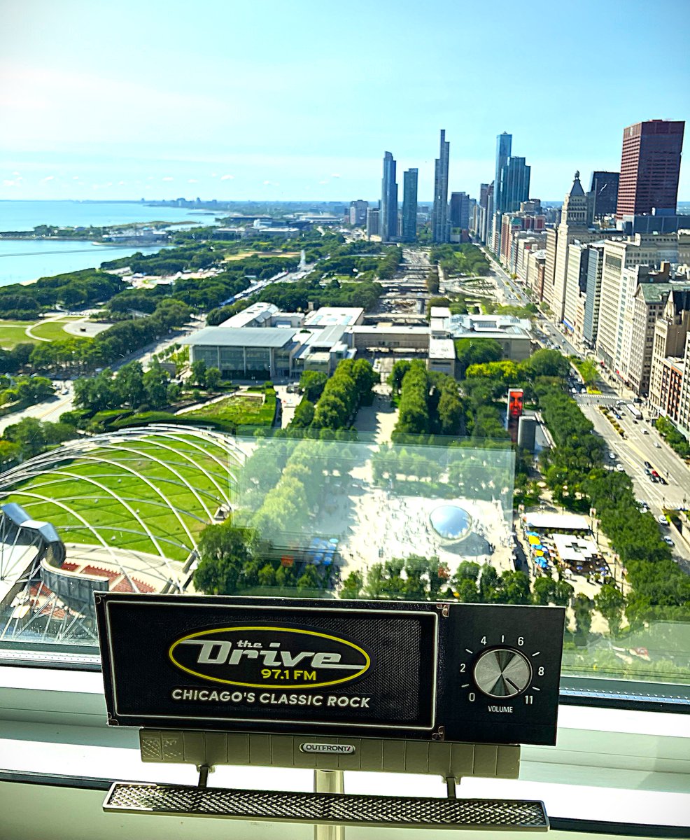 Beautiful day for a Drive! 🌞 And I've got your rockin' soundtrack 10am-2pm today on Chicago's Classic Rock 97.1 The Drive! 🎶🤘😎🎶

Full details:  tinyurl.com/mrn8v6ds
