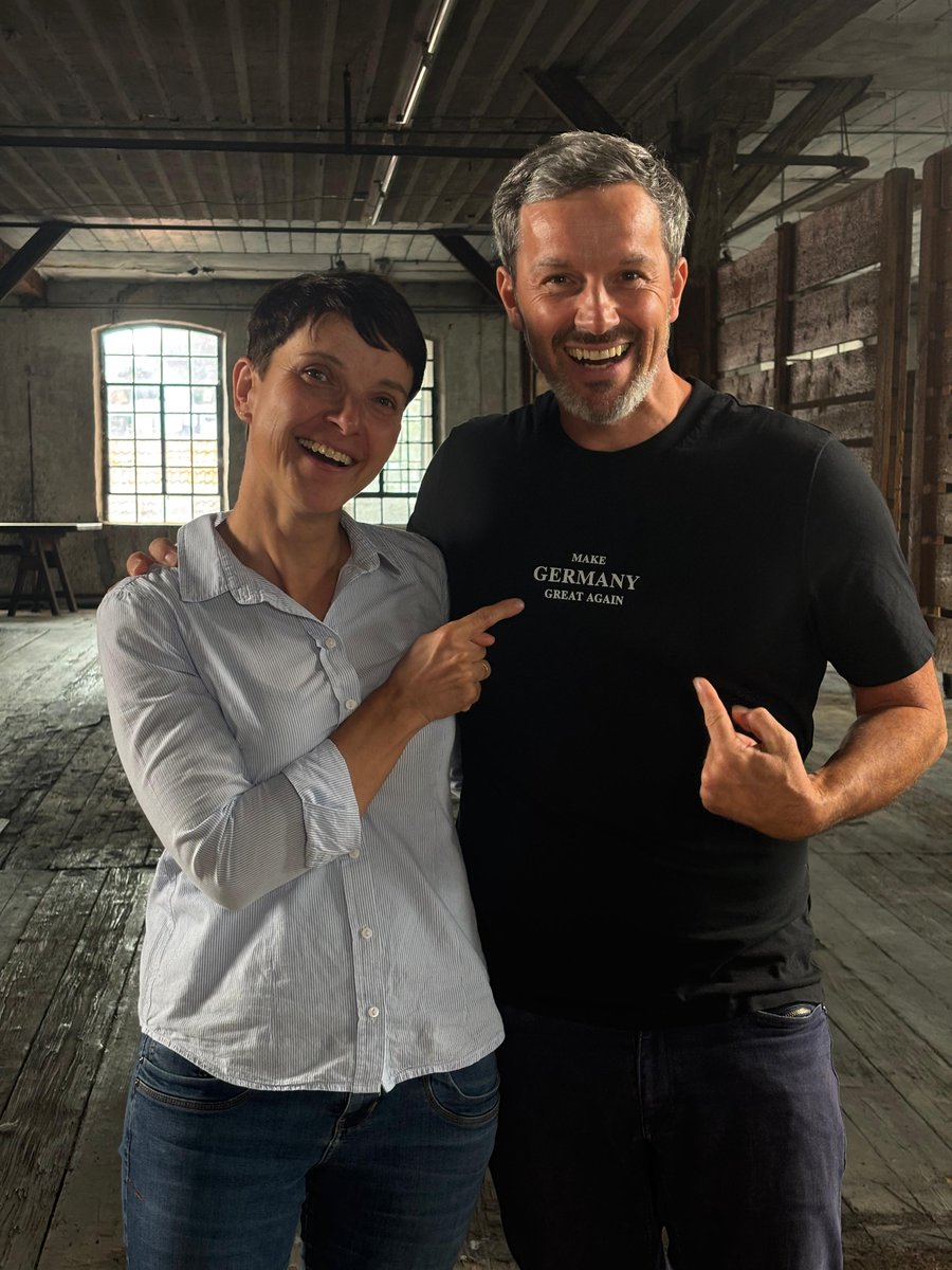 Im Podcast mit <a href="/marcfriedrich7/">marc friedrich</a> spricht <a href="/FraukePetry/">Frauke Petry</a> darüber, warum Team Freiheit keine Partei, sondern eine Anti-Partei ist - und welche Probleme sie damit lösen will.

Hört gerne rein: youtu.be/p344lmqqqew?fe…