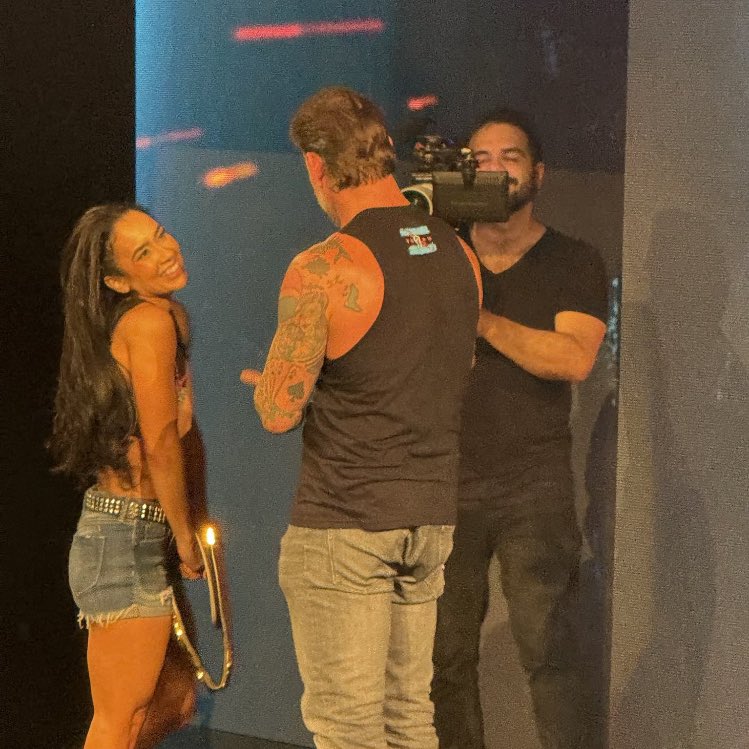 the camera man smiling from ear to ear he’s so real 😭
