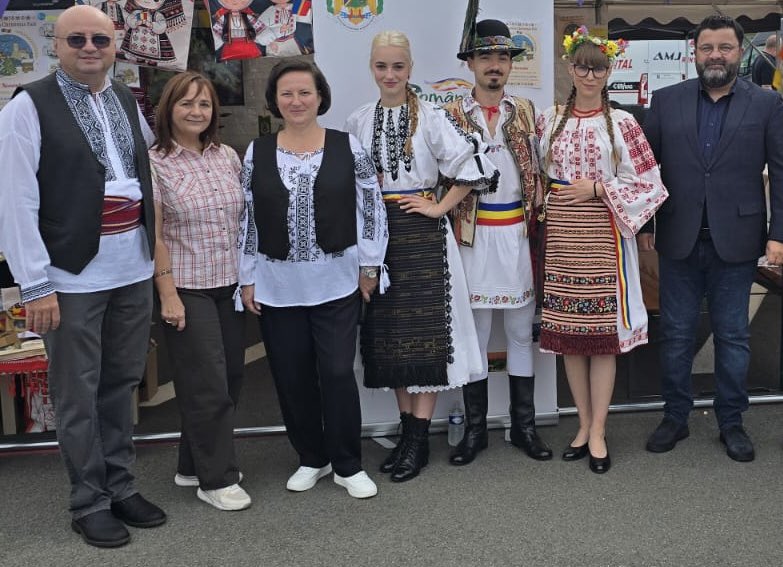 Honoured to welcome today U.S. Gen. Alexus Grynkewich, Supreme Allied Commander Europe/SACEUR, at Romania’s SHAPE Fest stand. We spoke about NATO and the U.S. presence in Romania and, of course, history &amp; cuisine too.

With so many visitors, our stand was a big success! Many