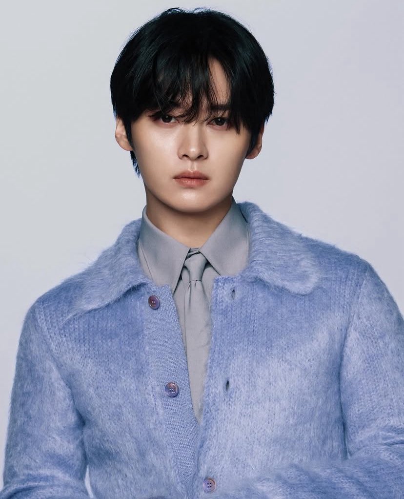 leeknoways's tweet photo. Draped in violet, skin brushed by the fabric. A face that once waited now serves the lens, a name finally carved into the brand. I never begged for the day, I just carried the readiness. https://t.co/7TzfJIkGL0