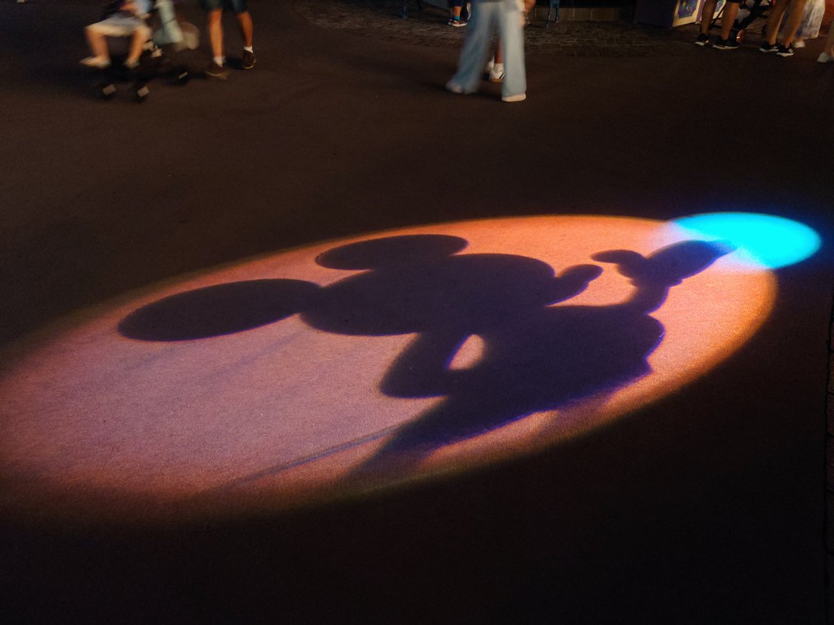 Triangle tweet media