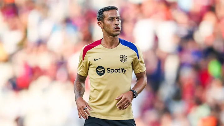 Cbet_latam's tweet image. ¡VUELVE A CASA! 

Thiago Alcántara ha decidido regresar al FC Barcelona para formar parte del staff técnico de Hansi Flick.
El acuerdo está 100% cerrado y su incorporación podría ser la próxima semana. Decisión tomada, regreso inminente.

#FCBarcelona #Thiago #LaLiga #Barça