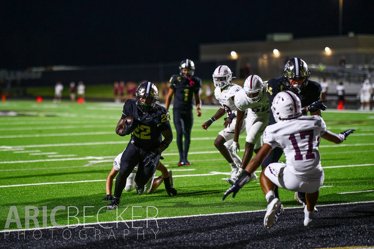 Friday Night Lights had it all 🌩️🏈 Homecoming, a lightning delay, Coach’s birthday… and a BIG Royse City win!

Final: Royse City 49 – Rowlett 13 

<a href="/RCISDAthletics/">Royse City ISD Athletics</a> <a href="/RC_Bulldogs/">Royse City Football</a>