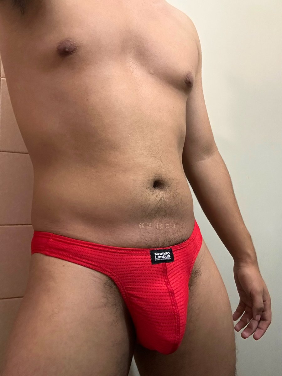 menundiespotter's tweet photo. ¡Qué chulos son los #hombres que se atreven a usar #trusa y presumir su #bulto velludo!  Así como @Gligbu 😏🩲🔥
Aquí se respeta al que provoca sin miedo.
¿Ya nos mostrar la tuya o solo vienes a mirar? 👀
⠀
#TrusaHot #BultoVelludo #SlipGame
💾 RT si aceptas el reto. https://t.co/cAxhPmIZA9
