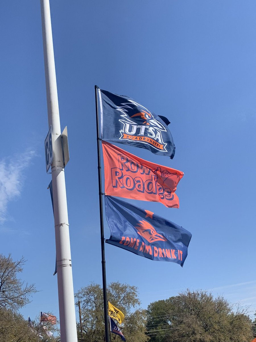 Happy #NationalTailgatingDay y’all! Come join us in Lot C-6 for some food, fun, and #Yuengling. Let’s get this W started off right today! #ComeAndDrinkIt 
#BirdsUp 🤙🏼🧡💙