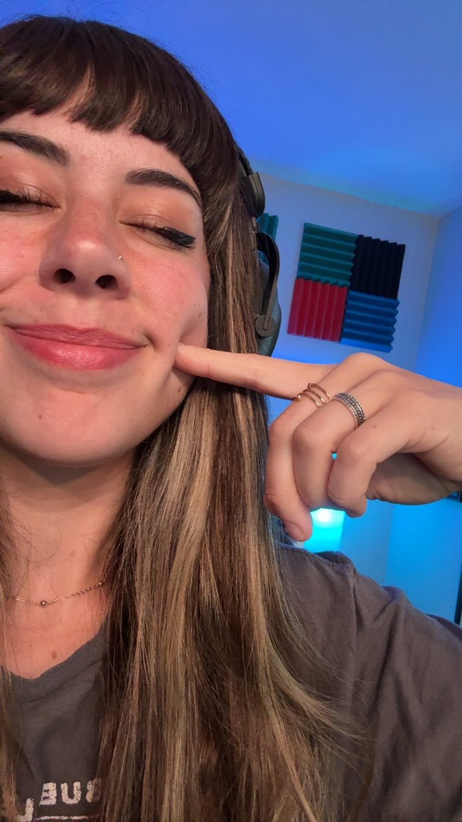 HEY WE LIFE WITH A NEW GAME CALLED NEYYAH AND IT IS A POINT AND CLICK!!!

ttv / elspeth 

LETSA GO HAPPY CHATURDAY