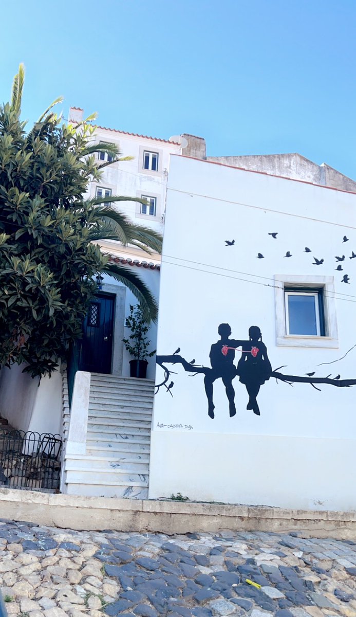 ليطمئن قلبي .. اذا مالبعد سافر بي 
تضايق حن واشعر بي .. ودور عذر وبتلقى