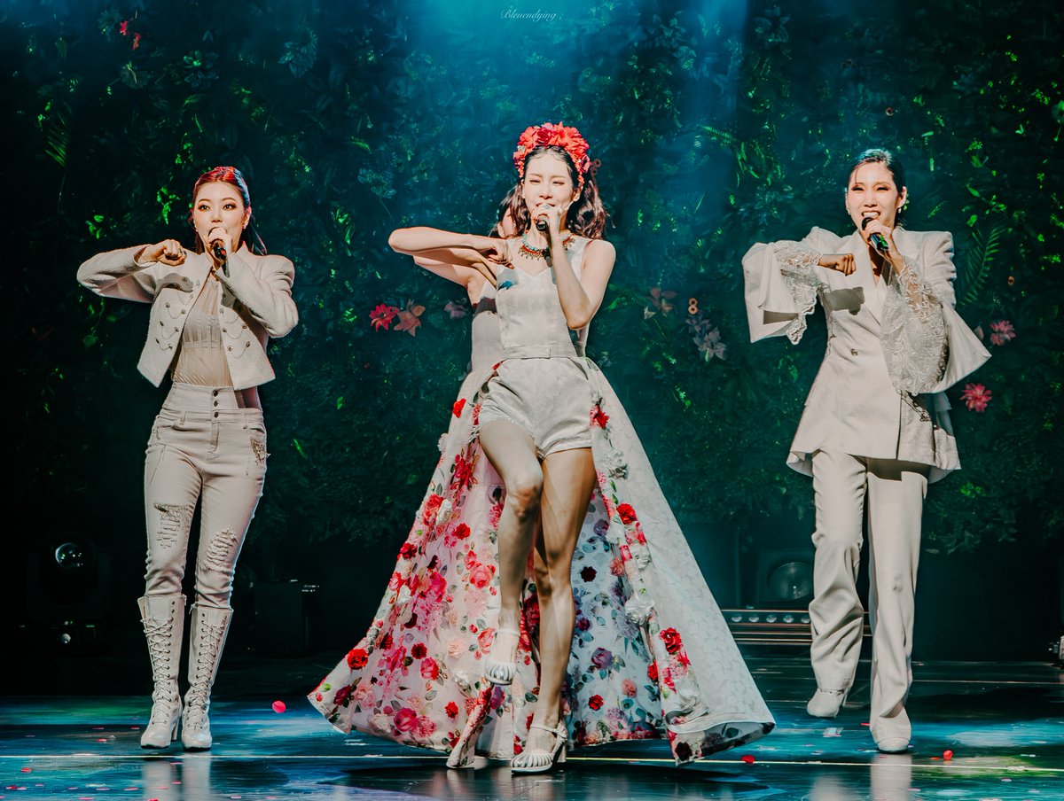 20250830 뮤지컬 #프리다 커튼콜 
/
프리다 칼로 #정유지
레플레하 #장은아 
데스티노 #이지연