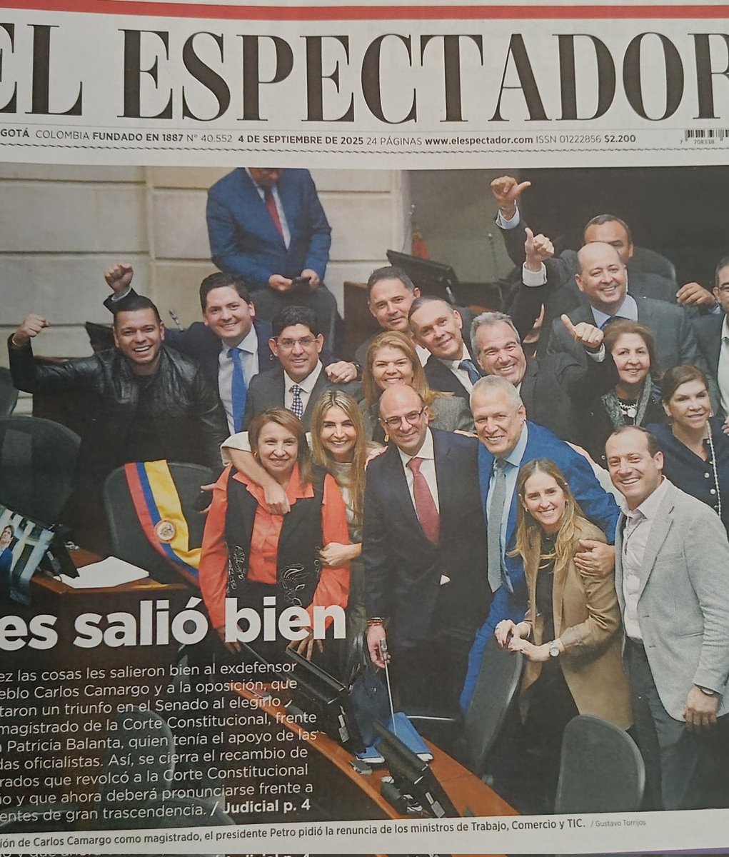 En la foto, celebrando con el impresentable Carlos Camargo, los mismos que se han opuesto a la reforma laboral, la reforma de la salud, la reforma pensional y a todo lo que tenga que ver con incrementos salariales y reformas sociales que beneficien al pueblo y al trabajador👇🏾