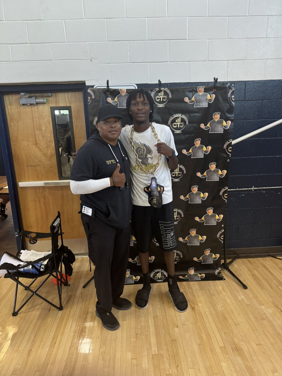 JasonFreeman05's tweet image. Thank you @CoachTravisJoh1 and @UFTLMBB_ For Inviting me to the Elite Basketball Prospect Camp it was a great experience and gave me a lot of exposure!