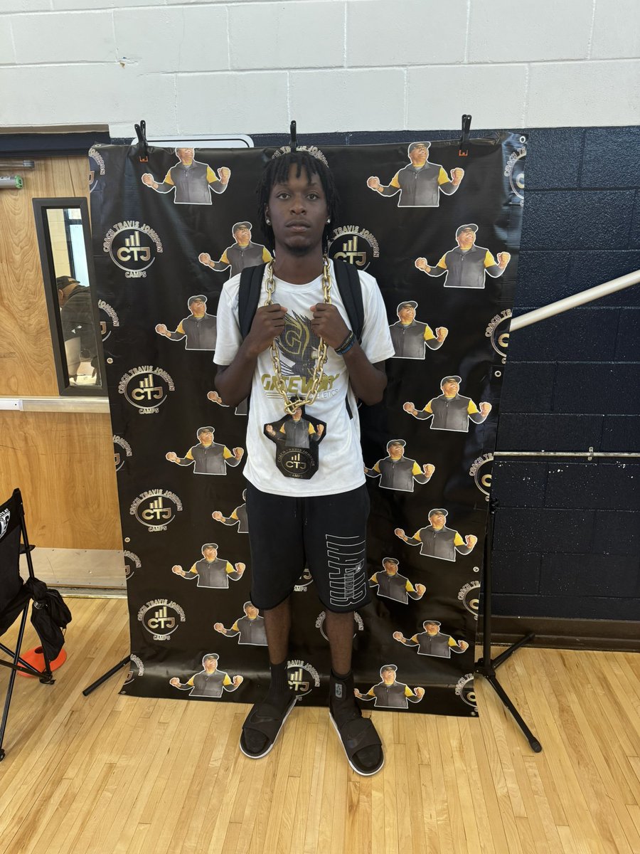JasonFreeman05's tweet image. Thank you @CoachTravisJoh1 and @UFTLMBB_ For Inviting me to the Elite Basketball Prospect Camp it was a great experience and gave me a lot of exposure!