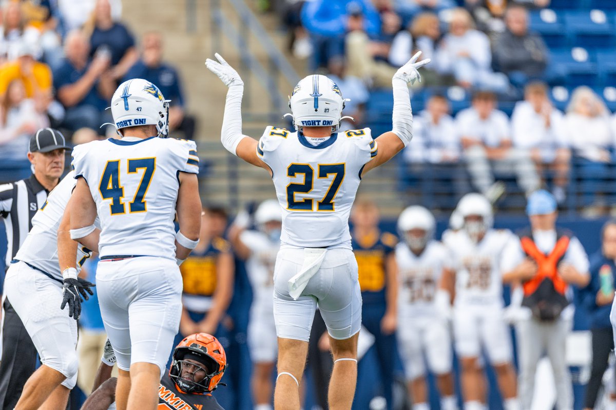 Lookin' good, feelin' good, playin' good 🧊

#BeTheRock ⚔️ #BuildingChampions