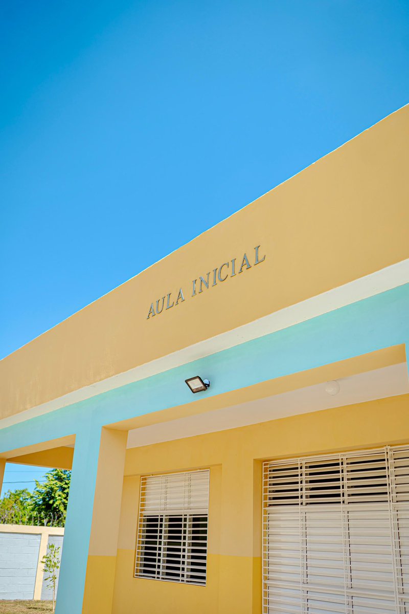 ¡Vuelve la calma a las familias de Puerto Plata, La Novia del Atlántico!

El presidente <a href="/luisabinader/">Luis Abinader</a> entregó el Centro Educativo Vuelta Larga en el municipio de Imbert, donde más de 3️⃣0️⃣0️⃣estudiantes 🙋 serán beneficiados con 1️⃣2️⃣ nuevas aulas que garantizan más tranquilidad a