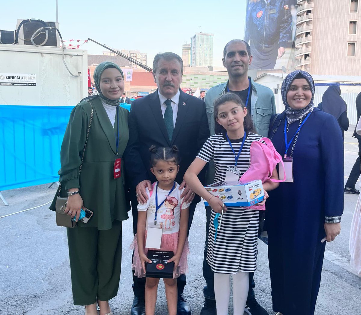 Malatya’da düzenlenen “Asrın İnşasında 300.000 Konut Tamam” programına katılım sağladık.

Deprem felaketinin yaralarının sarılmasında büyük gayret gösteren, başta Sayın Cumhurbaşkanımız ve Çevre, Şehircilik ve İklim Değişikliği Bakanımız Sayın Murat Kurum olmak üzere emeği
