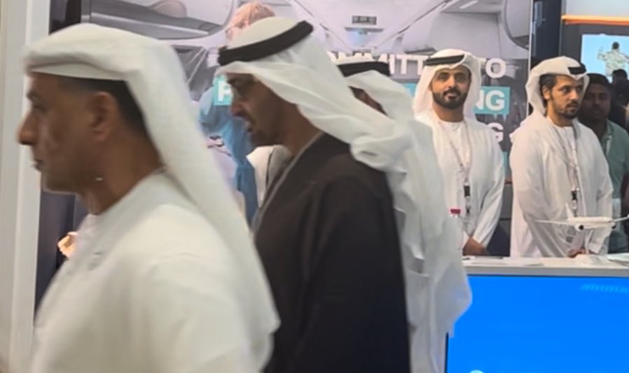 نجاح المعرض 🇦🇪 يزداد قيمة بحضور سمو التواضع سيدي رئيس الدولة صاحب السمو الشيخ محمد بن زايد آل نهيان لحظة فخر واعتزاز بوجوده بيننا♥️.

#محمد_بن_زايد_قائد_ملهم 
#محمد_بن_زايد_عزنا_وفخرنا