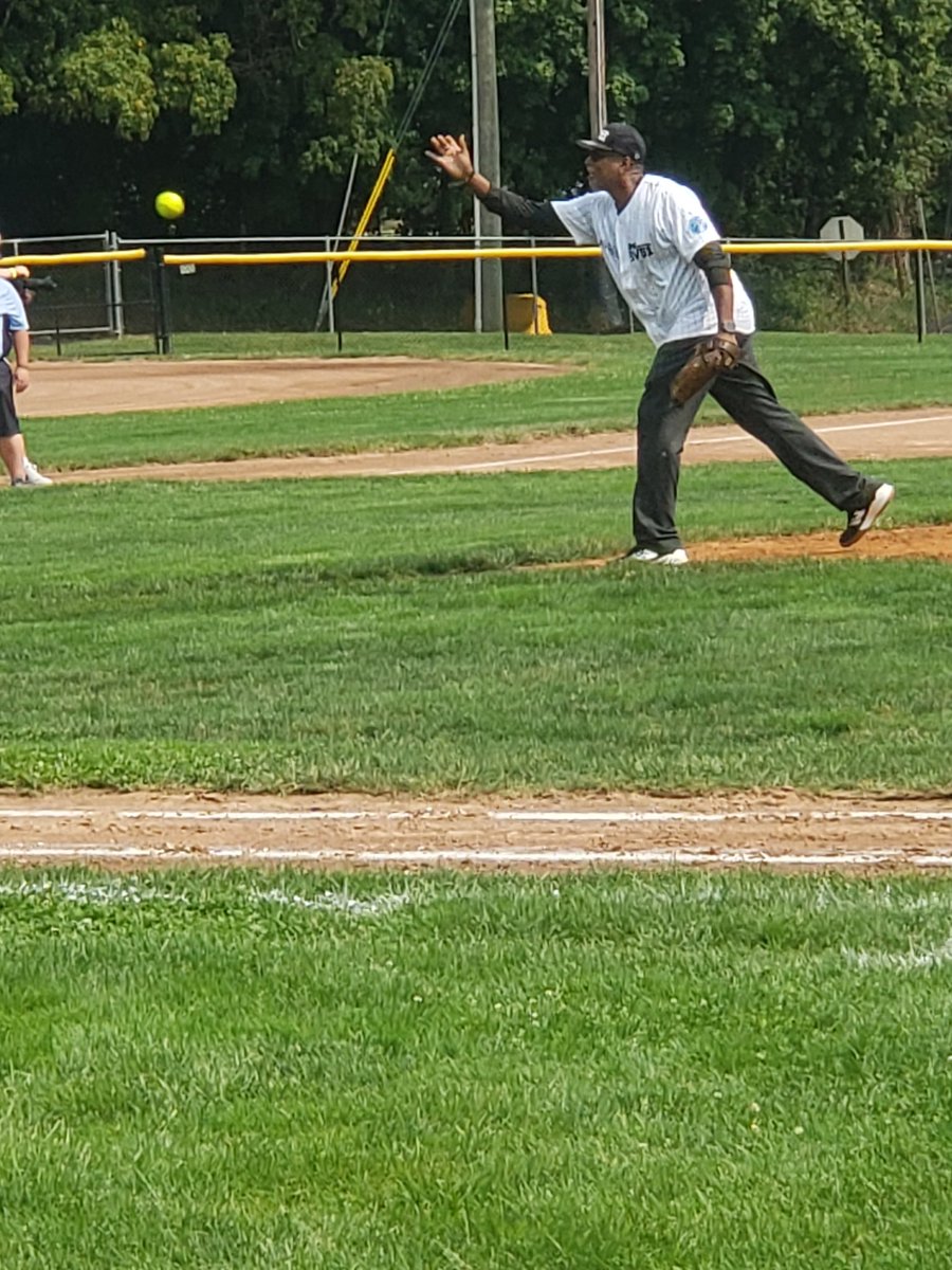 Gweeds's tweet photo. Bernie pitching!  Bernie Williams celebrity softball game!  @RPlayhouse  @bw51official https://t.co/a9CskyAnbD