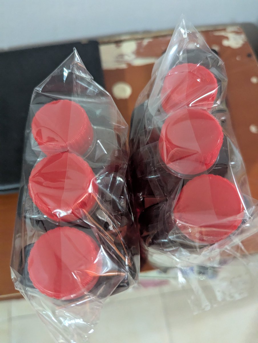 It was almost 7pm and I was at the shop. A man in his 30s came to us and asked if we would buy antiseptic- 3 for N1,000.

He looked hungry, tired and at his wits end.

Sadly, I didn't need antiseptic. I told him, no thanks.

30 seconds later, I asked my girl to call him back. He