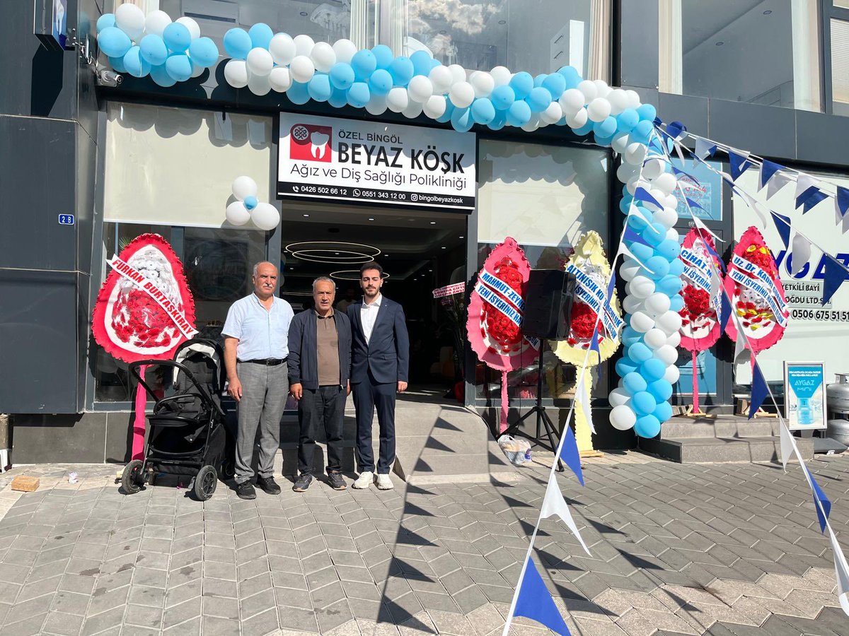 _akpartigenc's tweet photo. 📍Bingöl / Merkez

İlçe Başkanımız Sait Kolak, Fatih Akın ve Ümmü Gülsüm Akın tarafından Bingöl merkezde hizmete açılan Beyaz Köşk Ağız ve Diş Sağlığı Polikliniği’nin açılışına katılarak hayırlı olsun dileklerinde bulundu.