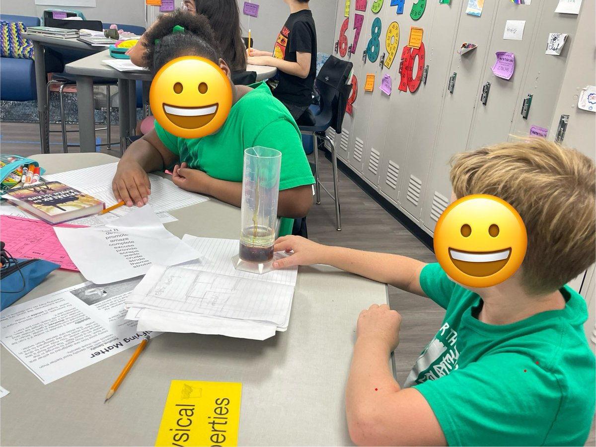 MsMcMahan's tweet image. Scientists in Ms. Sindelar’s 4th grade class @DeganElementary observing density while attaching academic vocabulary during hands-on investigations! #LISDscience