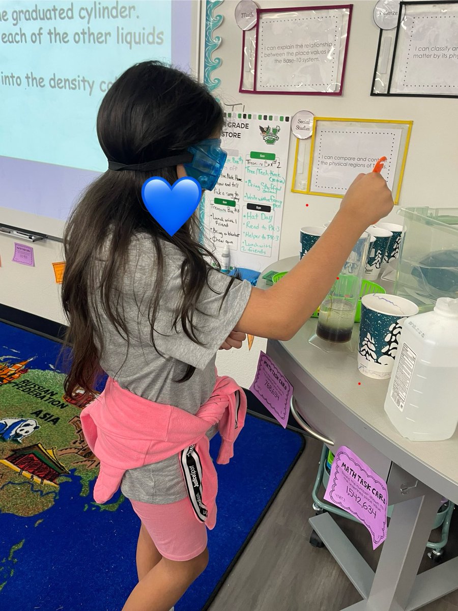 MsMcMahan's tweet image. Scientists in Ms. Sindelar’s 4th grade class @DeganElementary observing density while attaching academic vocabulary during hands-on investigations! #LISDscience