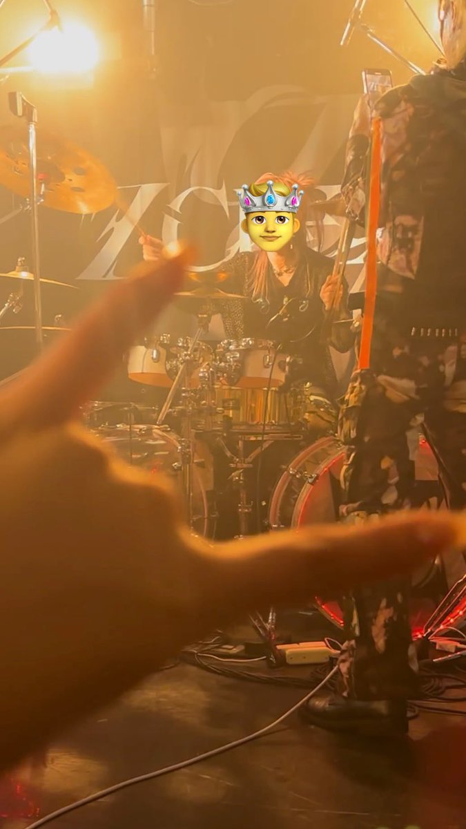 _t0mmn's tweet photo. 9/2 AKIRA生誕🧡inサイエンス

今年もお祝いできてはっぴー‼️
当たり前やけど主役がぶち輝いてた👑
MCのワチャワチャ感も安定に楽しすぎた🤘みんな大好き🤘🤘🤘

ドラマーAKIRA拝めて歓喜の舞😭🥁
でもやっぱりボーカルAKIRAが1番🥇 https://t.co/daQMzFQ4Ad