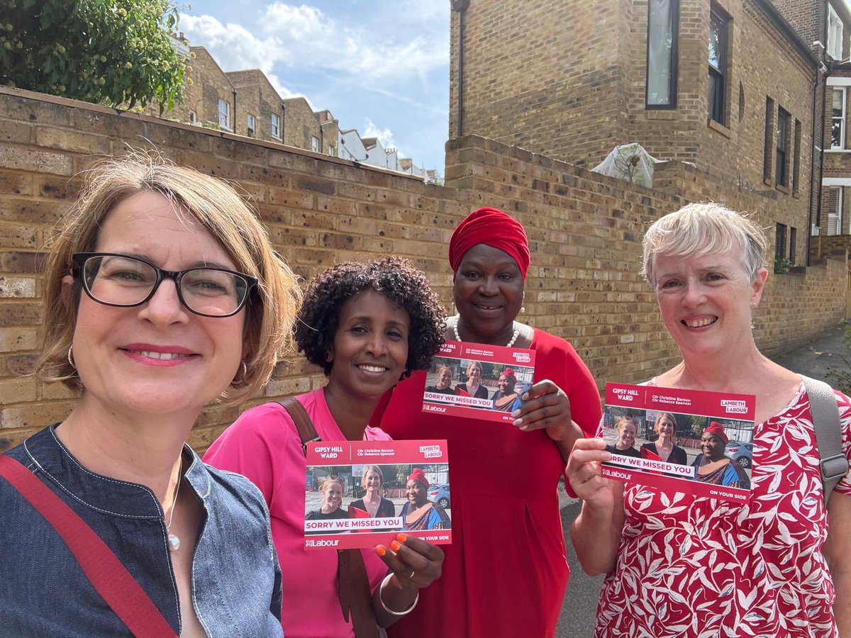 Great to be out and about today speaking to #GipsyHill residents - hearing about the issues which matter most.  

Thank you to everyone who took the time to talk 🌹