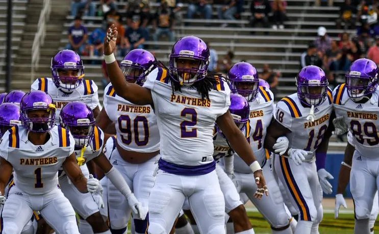 #AGTG After A Great Conversation With <a href="/PVAMUDBcoach/">Coach DG</a> I’m blessed To Receive An Offer From Prairie View A&amp;M University!!💜🤍🖤💛 #JUCOPRODUCT