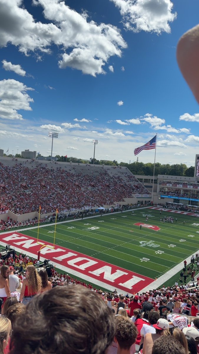petermilar4prez's tweet image. Coming off an 11-2 season. Claims to be football school. Cant get a crowd. Support your team dammit. #throwtheball