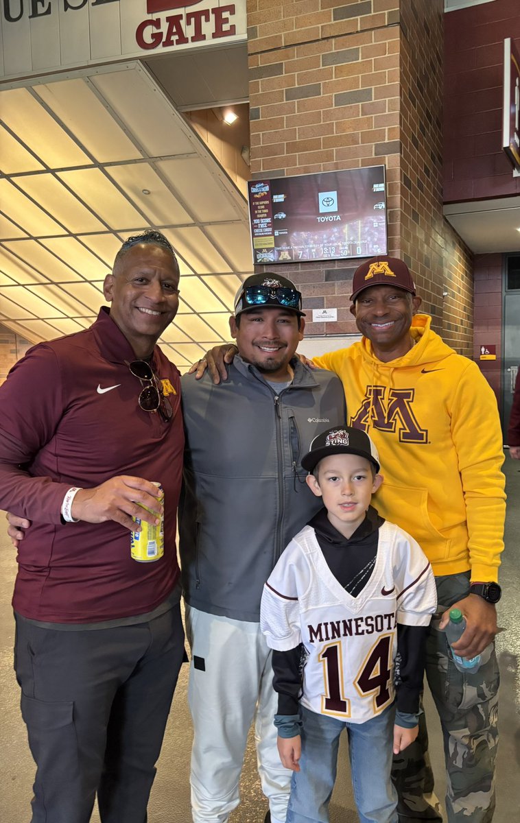 Coach Hering tweet media