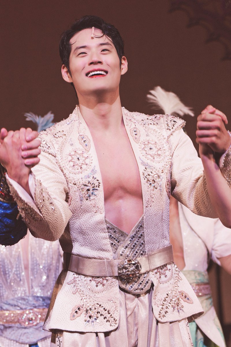 250906 알라딘
알라딘 :: 서경수

별을 넘어
눈부신 세상이 보여

𝙳𝚎𝚊𝚛. 𝙼𝚞:𝙸