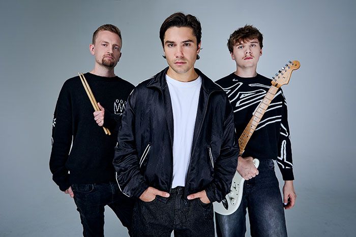 totalNtertainmt's tweet image. Lightlines share their second single Animal. Check out the track here...

totalntertainment.com/music/lightlin…

#Lightlines
#Animal
#NewSingle
#AltRock
#IndieBand
#totalntertainment