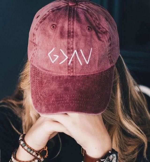 ________
__________❥ ˓ೄྀ࿐

احترمي قلبك ..!

أنتِ كثيرة جدا على قليل الوقت .. 
وفيرة على بخيل الانتباه 
حلوة على مر الكلام.. 
مدركة على جاهل الفرص..
نادرة على شائع الطباع.. 
متفردة الوجهة على متعدد الوجوه دافنة العينين على بارد النظرة .. 
عميقة العتب على سطحي التبرير

أحبي من