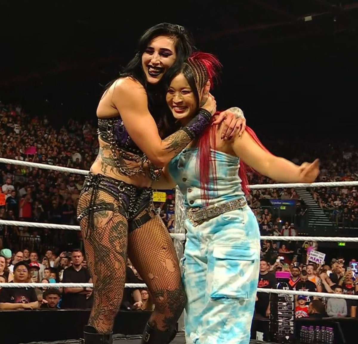 johnna_marie27's tweet image. I love them both please tell me I&apos;m not the only one #Jhea #Rhiyo
