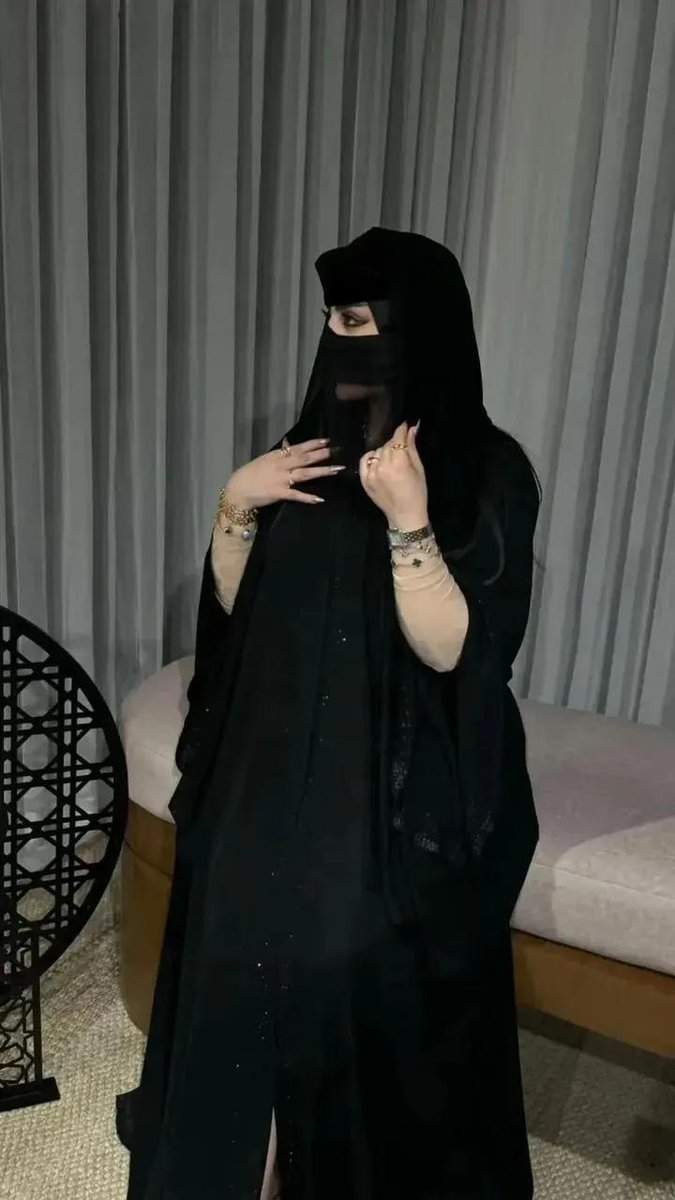 لو خيروك تتزوج مطلقه وجميله أو بكر وغير

 جميله بامانه وش تختار  ؟