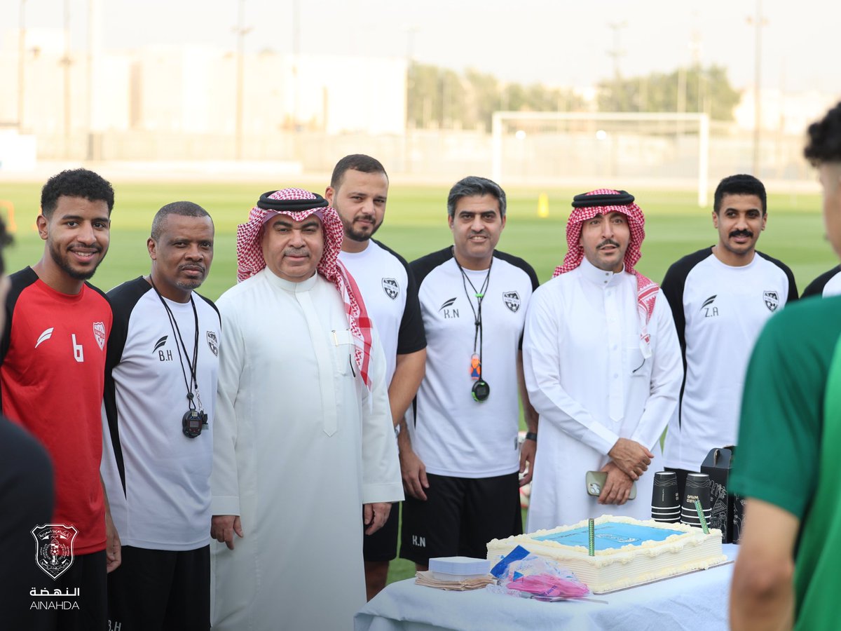 أجواء مميزة بحضور الرئيس التنفيذي أ.عثمان بوجليع وعودة الفريق الأول للتدريبات مع احتفالية للعودة وطموح الصعود 🩵⚽️

#النهضة_الفريق_الأول