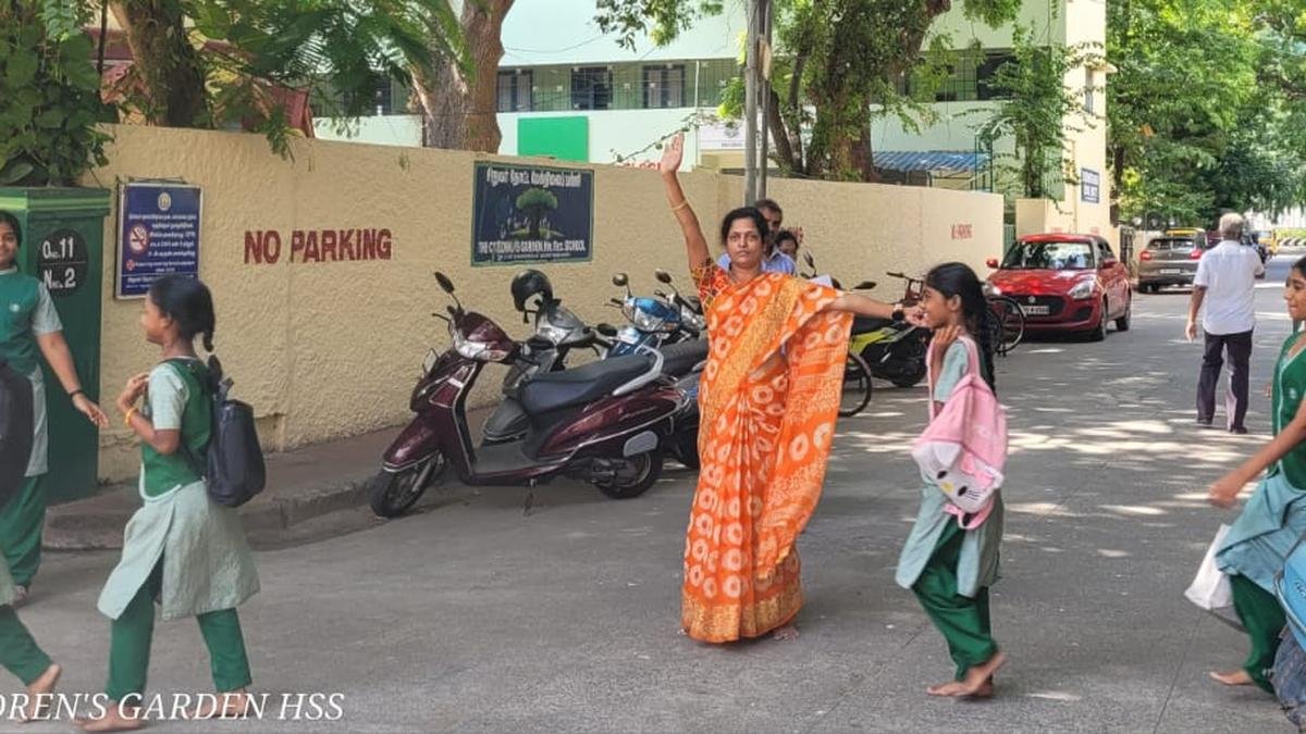 On September 5, S. Mala, a Velachery resident and a teacher with Children’s Garden Higher Secondary School in Mylapore, received Vidhya Seva Samman Award for her work in the classroom growing lives and on the road saving them, writes <a href="/LiffyThomas/">Liffy Thomas</a> 

thehindu.com/news/cities/a-…