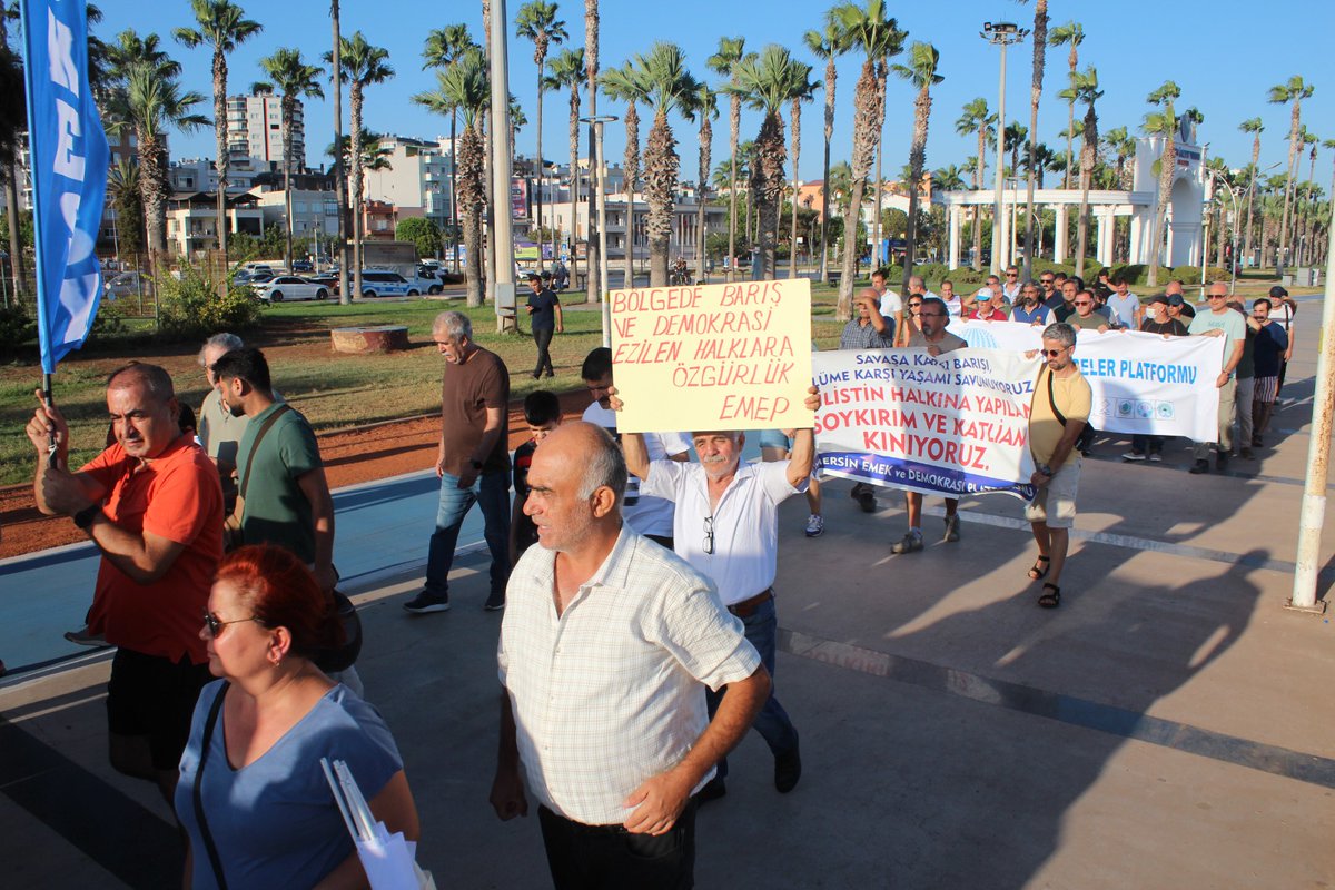 Mersin Emek ve Demokrasi Platformu: “Gazze’deki Katliama Karşı Susmayacağız” habereguven.com/mersin-emek-ve… <a href="/KESK1995/">KESK</a> <a href="/egitimsen/">Eğitim Sen</a> <a href="/sesgenelmerkezi/">SES Genel Merkezi</a> <a href="/MersinTabipOda/">Mersin Tabip Odası</a> <a href="/egitimsenmersin/">Mersin Eğitim Sen</a> <a href="/egitimsenadana/">Eğitim Sen Adana</a> <a href="/HaberSenMersin1/">Haber-Sen Mersin</a> <a href="/habersen8nolu/">Haber Sen 8 Nolu Şube</a>
