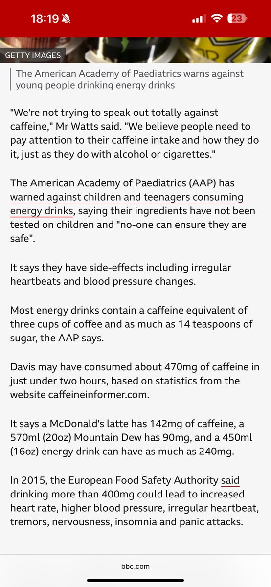 OurFavOnlineDoc's tweet photo. Fearless is an energy drink.
Let me tell you something about energy drinks from a medical perspective:

Generally, energy drinks are pumped with glucose and caffeine among other things. The high glucose gives you energy and the high caffeine is a stimulant that keeps you alert and energised.

However the downside that many of them never tell you is that high caffeine can be very harsh on your stomach, can worsen/trigger stomach ulcers, this can cause stomach pains in some people when they take energy drinks.

The same high caffeine can cause your heart to overwork, cause your heart rate to go faster, can give you irregular heartbeat, this can cause you headache, low blood pressure, dizziness, blurred vision, chest pain and you can collapse. This could even be far more worse than I described if you already have (unknown) heart problems.

That’s why I generally advise people to avoid energy drinks- and if you must take them, never take more than 1can a day.

Energy drinks are not “harmless fun”. Especially the ones that contain (or when you take it with) alcohol. You are on the fast highway to ending your life. Excessive energy drinks use can kill you.

Energy drinks can kill people.
Please 🙏🏿 don’t ever joke with it.
Kindly read this story I attached here:
