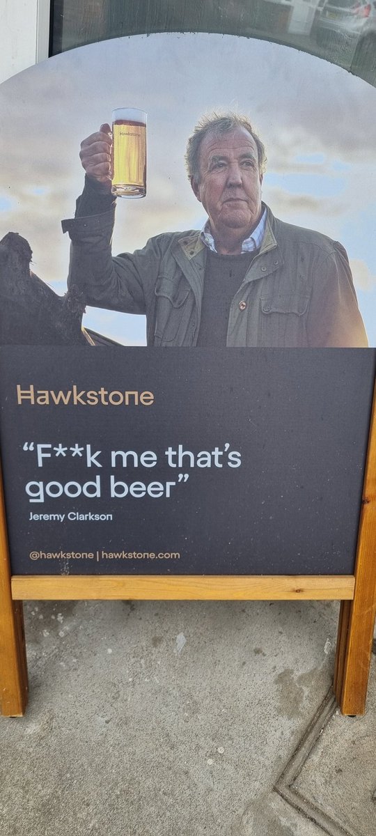 AndyWales3's tweet photo. @JeremyClarkson  nice pint mate https://t.co/i35arxlNt8