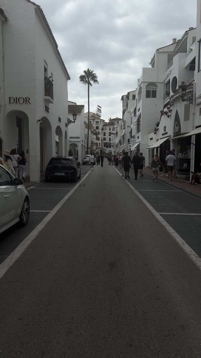 iBIack_'s tweet photo. Marbella ☀️⛱️ https://t.co/1dI4geAAfO