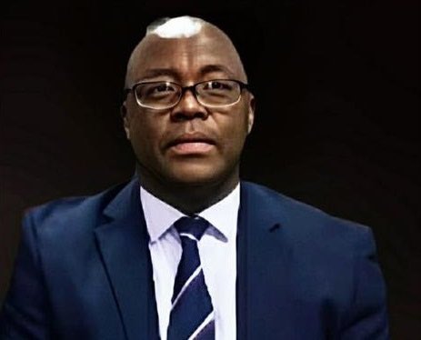 IanCameron23's tweet photo. In July 2024, forensic investigator Zenzele Benedict Sithole was executed while sitting in traffic in Johannesburg.

Gunmen pulled up and emptied a revolver into his face. CCTV captured the murder Sithole was investigating a guns-for-hire syndicate within the Johannesburg Metro Police.

His work exposed collusion between cops and criminals. #TheShadowState.