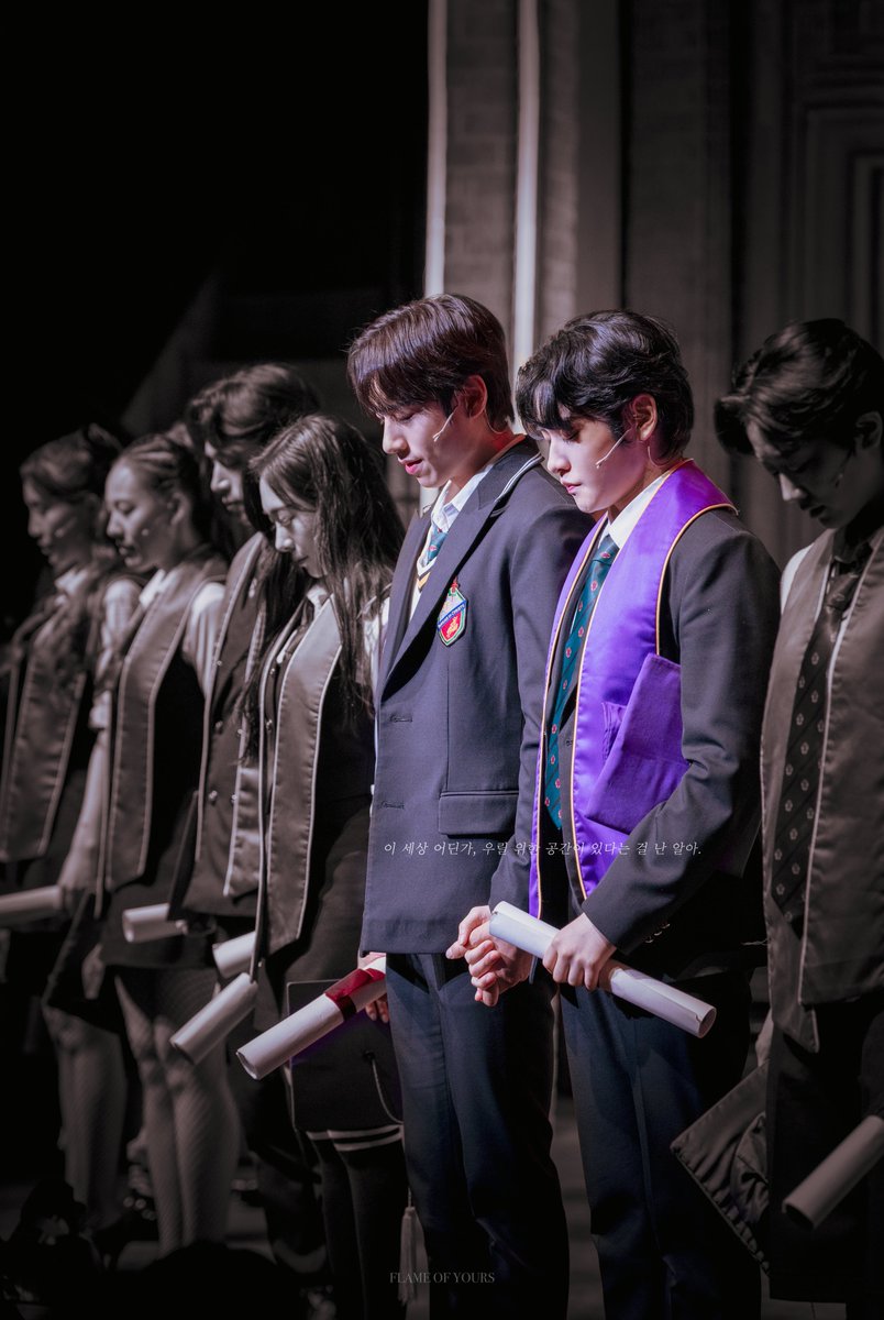 2025.09.06. 뮤지컬 『베어 더 뮤지컬』 
: 커튼콜무대

피터 | #홍기범 
제이슨 | #윤승우

“우리를 인도해 줄 목소리가 듣고 싶어”