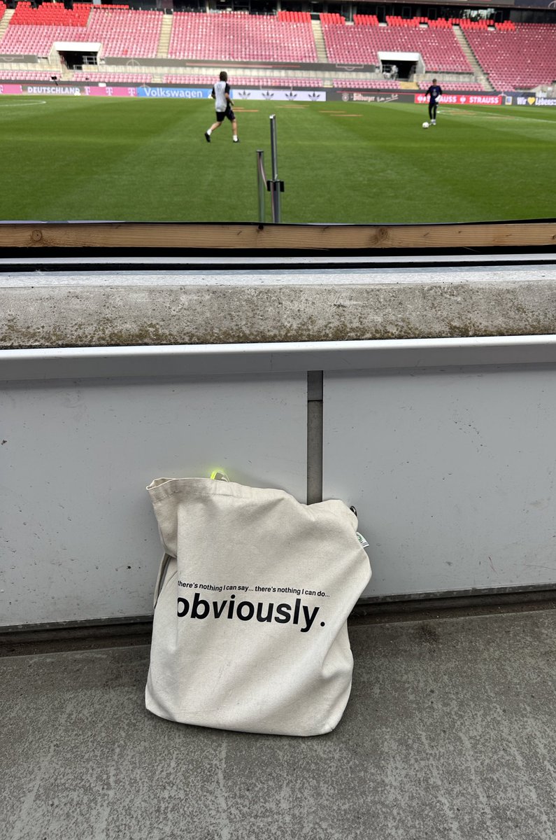 At work today 🤭
<a href="/The_LarryLovers/">TheLarryLovers 💙💚</a>