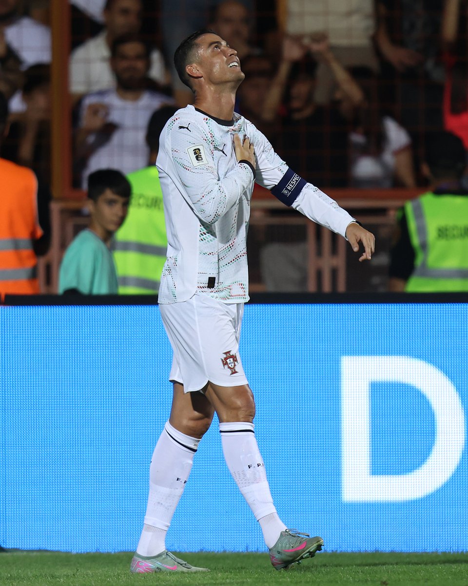 222 caps 🧢
140 goals ⚽️

Cristiano Ronaldo 💫

#WCQ