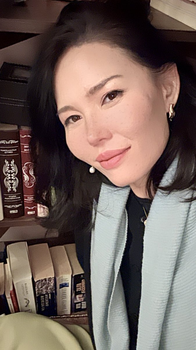 Хайр дүүрэн хуримд яваад, аз жаргалтай гэртээ ирлээ. Хүний амьдралд хань ижил шиг чухал хүн гэж үгүй ажээ! 🙏🏻